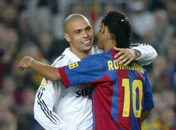 费内巴切也 费内巴切也